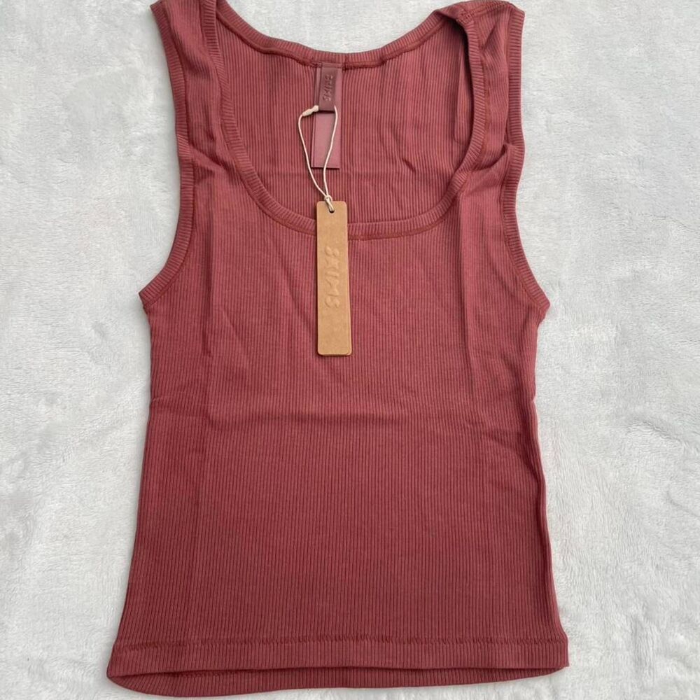 New with tags SKIMS cotton rib tank top size M